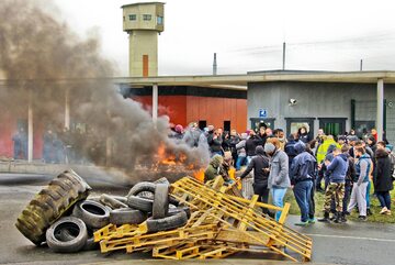 Marcowy strajk strażników w Conde-sur-Sarthe
