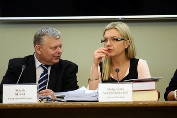 Marek Suski i Małgorzata Wassermann podczas posiedzenia komisji śledczej