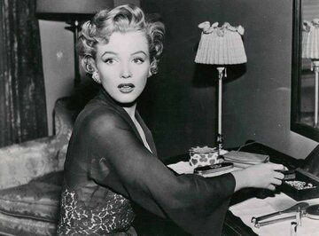 Marilyn Monroe w scenie z filmu "Proszę nie pukać"