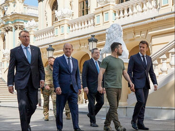 Mario Draghi, Olaf Scholz i Emmanuel Macron w Kijowie