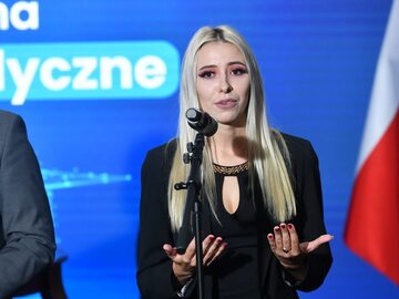 Mariola Piekarska zawieszona na zachwalanie programu PiS