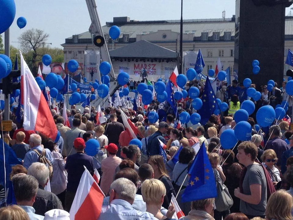 Uczestnicy Marszu Wolności na Placu Bankowym