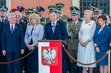 Marszałek Stanisław Karczewski na trybunie prezydenckiej, 3 maja 2018 rok