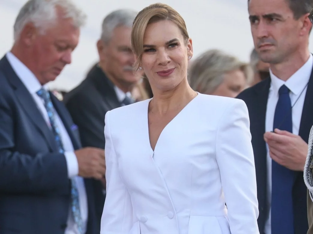 Oczy zwrócone na Martę Nawrocką. Jak pierwsza dama radzi sobie w mediach? Sondaż