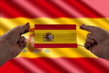 Maska ochronna w barwach flagi Hiszpanii