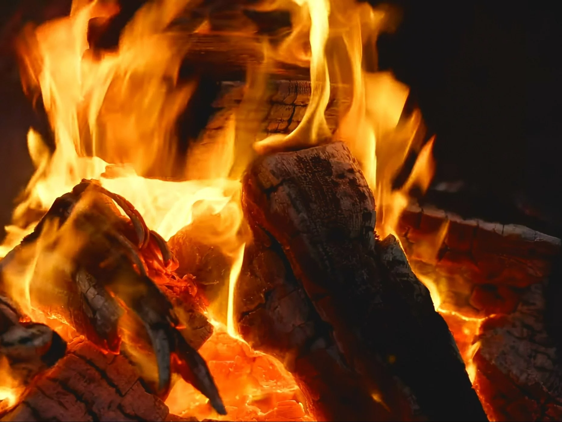 Masz kominek? Przed świętami ruszają kontrole, mandat do 500 zł