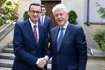 Mateusz Morawiecki i Bill Clinton