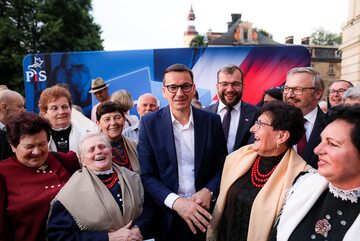 Mateusz Morawiecki promuje Polski Ład jeżdżąc po Polsce