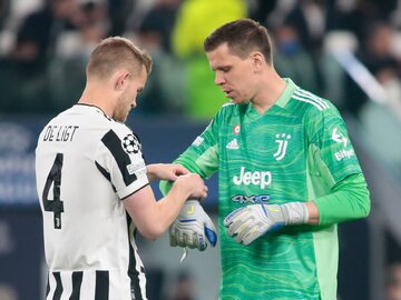 Matthijs De Ligt i Wojciech Szczęsny - piłkarze Juventusu