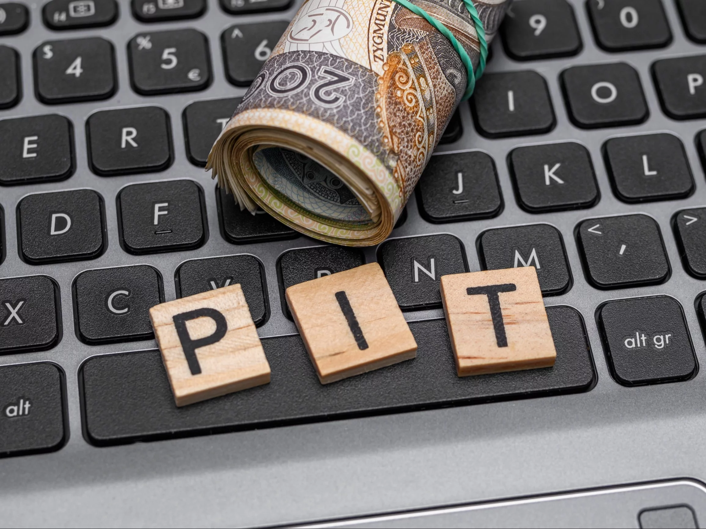 Rozlicz PIT online, aby szybciej otrzymać zwrot