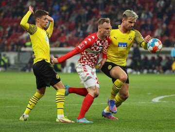 Mecz 1. FSV Mainz 05 z Borussią Dortmund