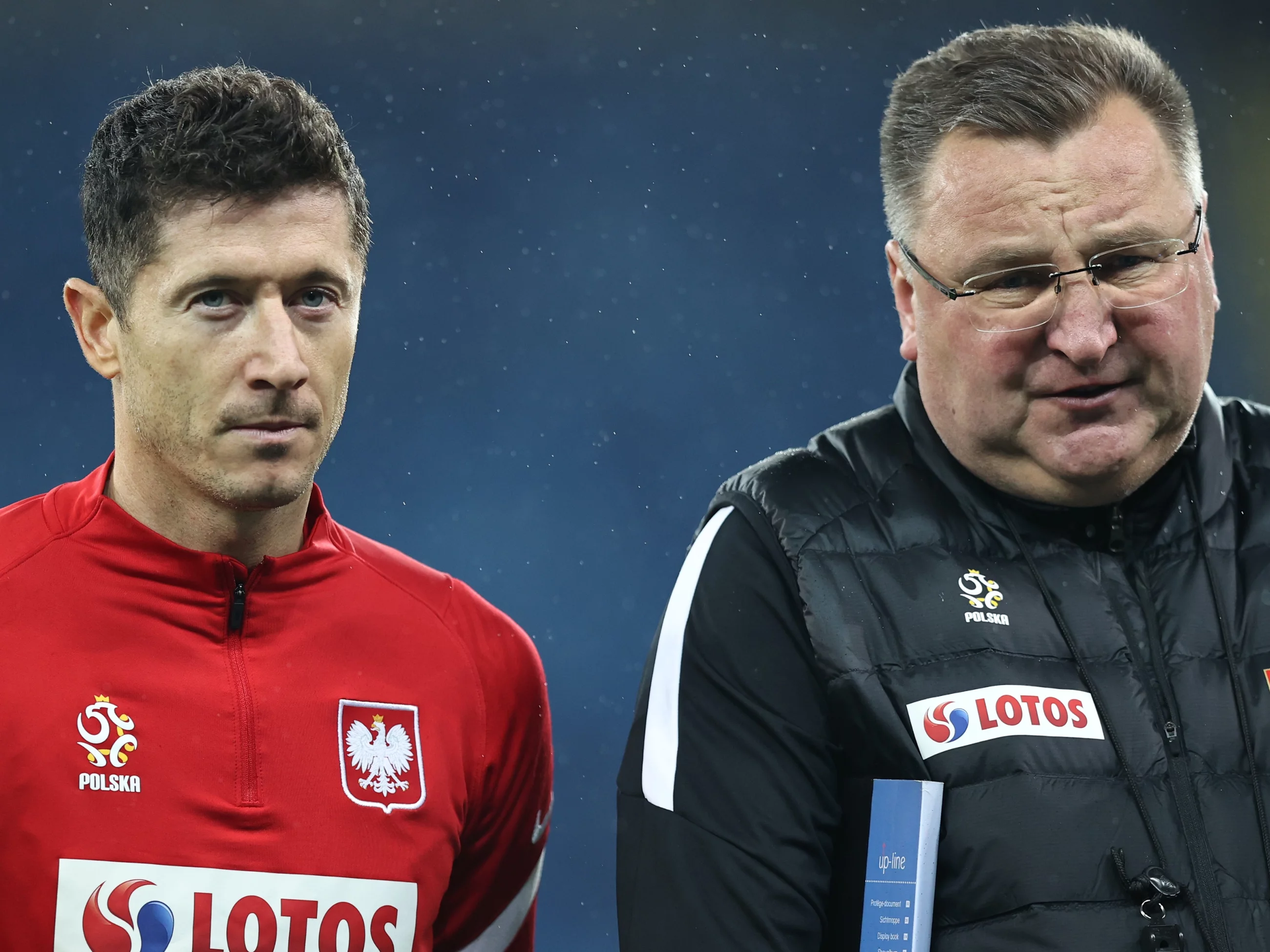 Robert Lewandowski (L) i Czesław Michniewicz (P)