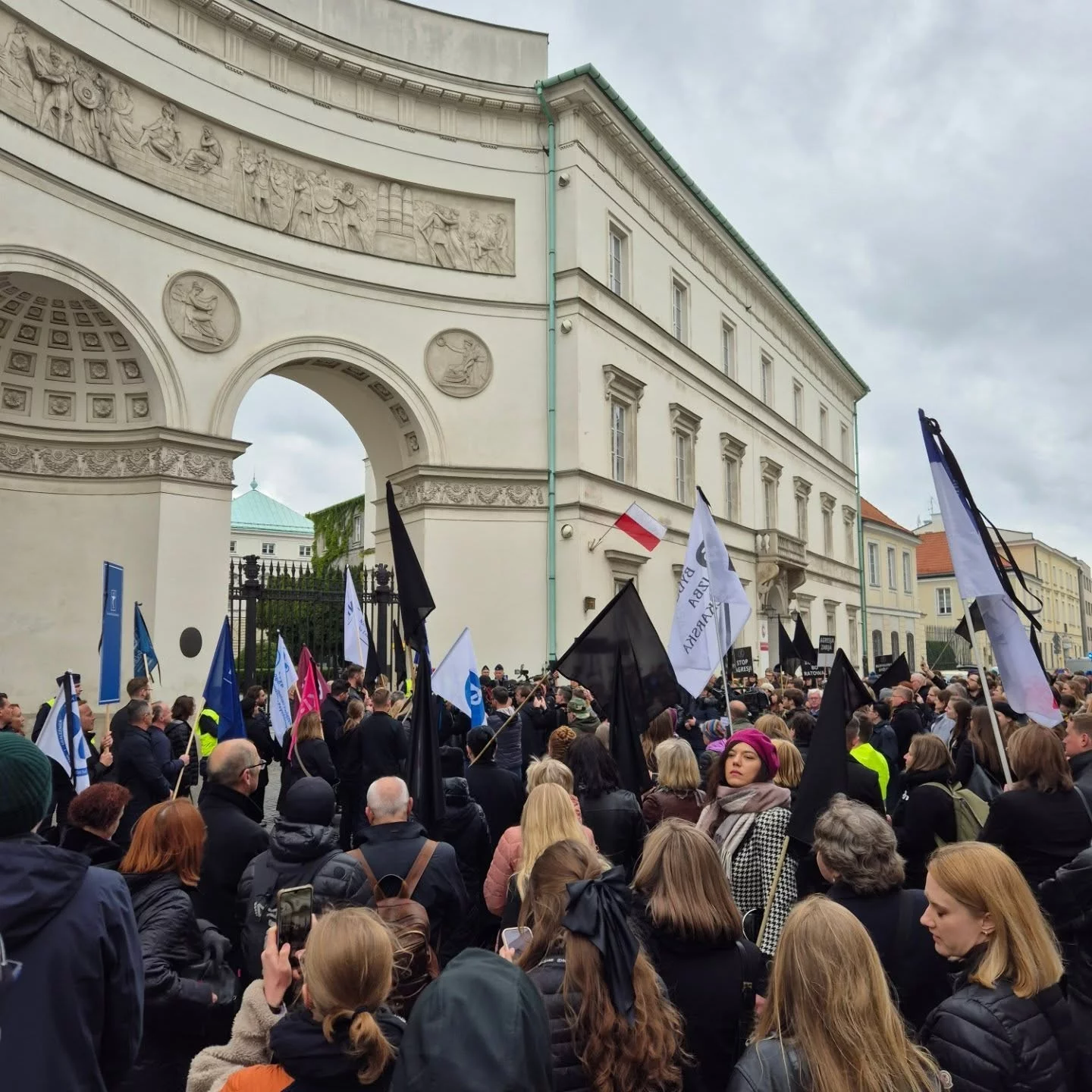 Marsz milczenia zakończył się pod Ministerstwem Zdrowia