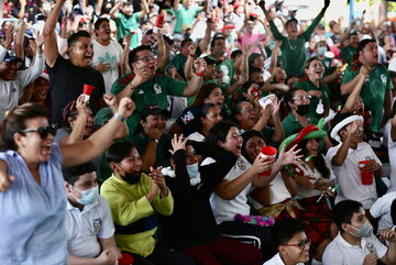 Meksykańscy kibice, wspierający swój zespół