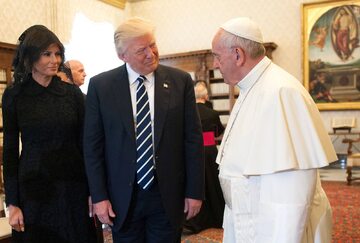 Melania i Donald Trump podczas wizyty u papieża Franciszka