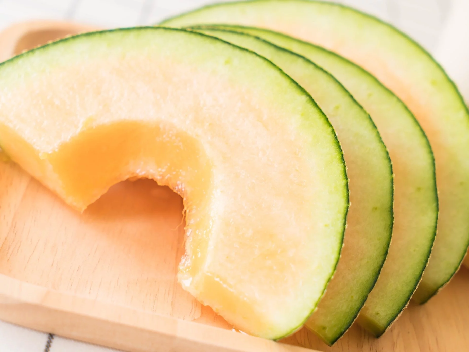 Melon pokrojony