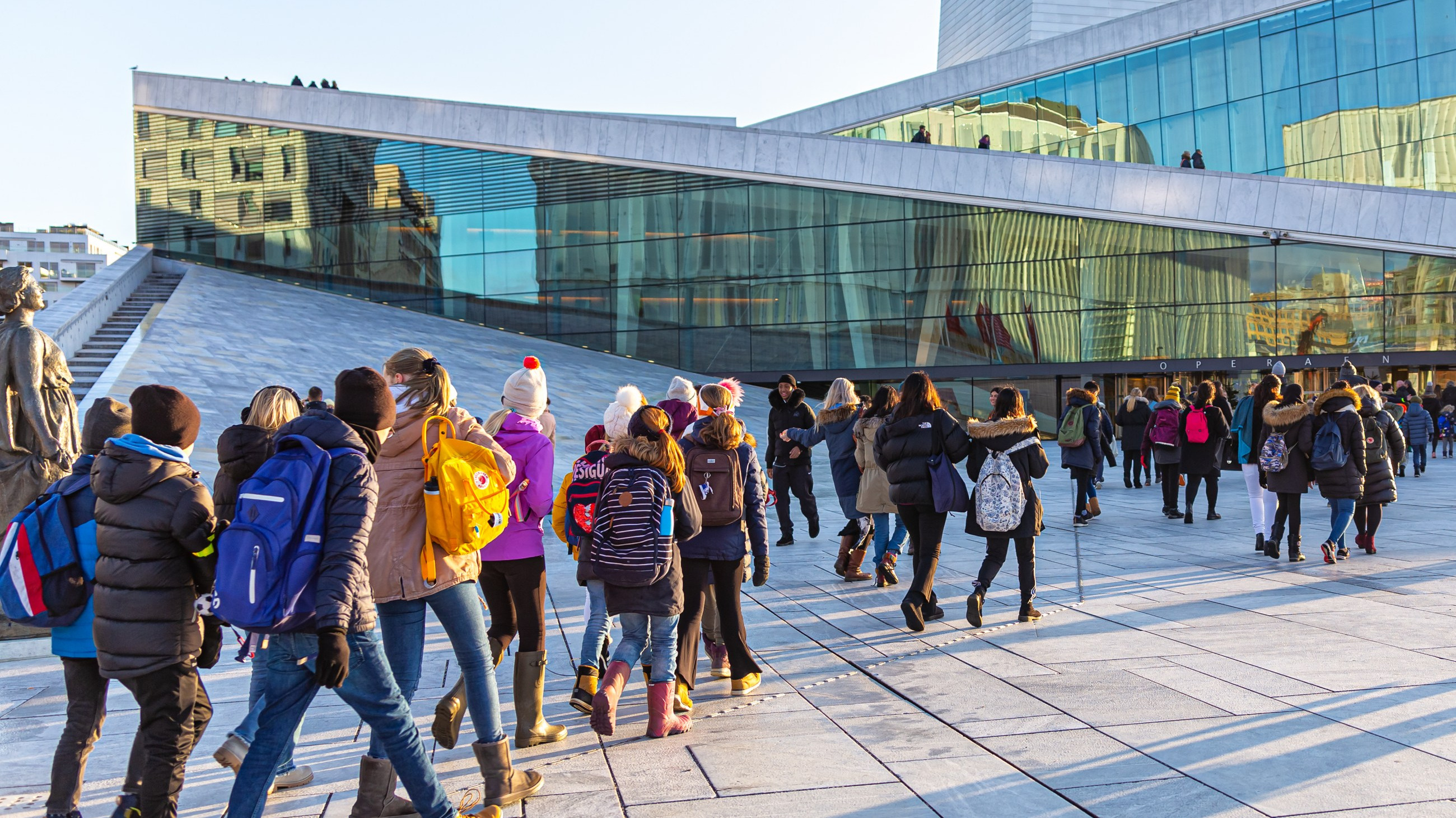 MEN sparaliżowało pracę szkół, dyrektorzy boją się konsekwencji. Dramatyczny apel do Nowackiej
