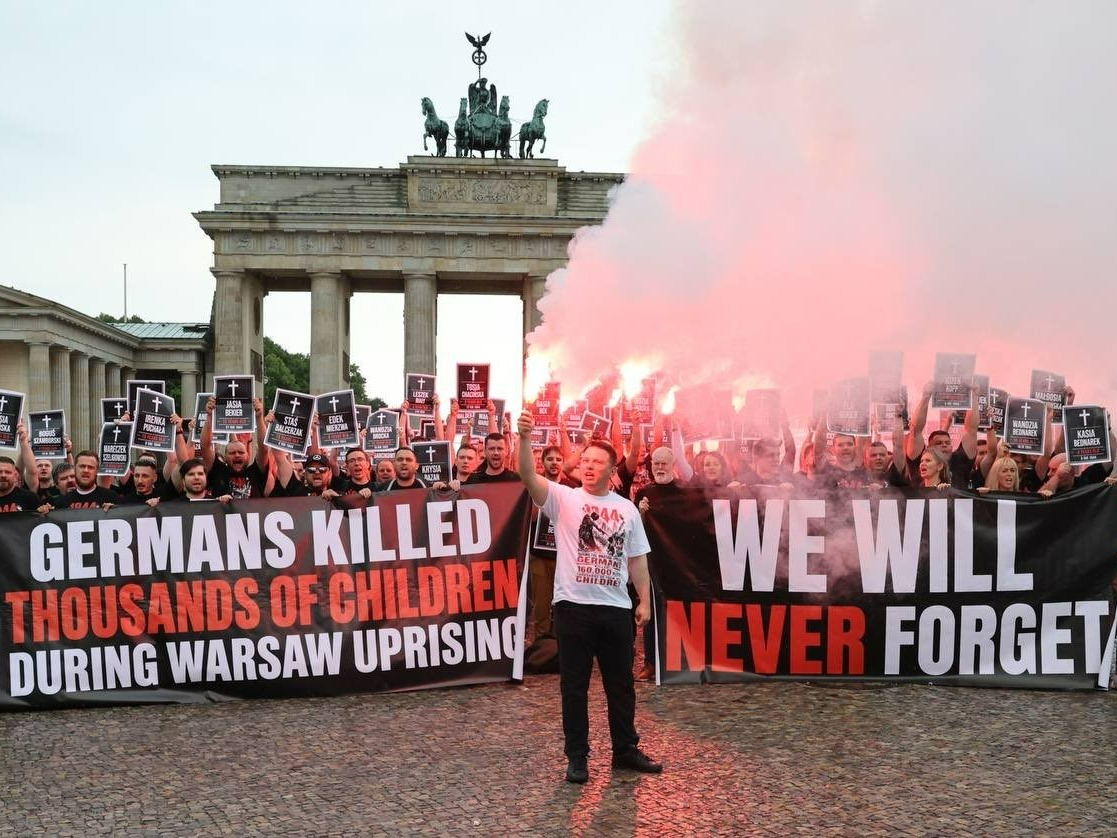 Mentzen znowu to zrobił. Godzinę „W” uczcił w Berlinie