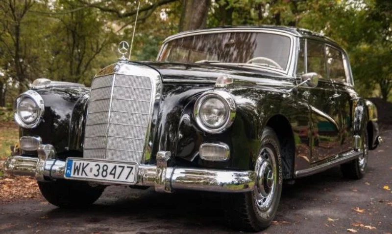 Mercedes-Benz 300d W189 Adenauer