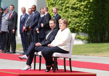 Mette Frederiksen i Angela Merkel