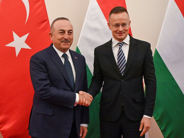 Mevlut Cavusoglu i Peter Szijjarto