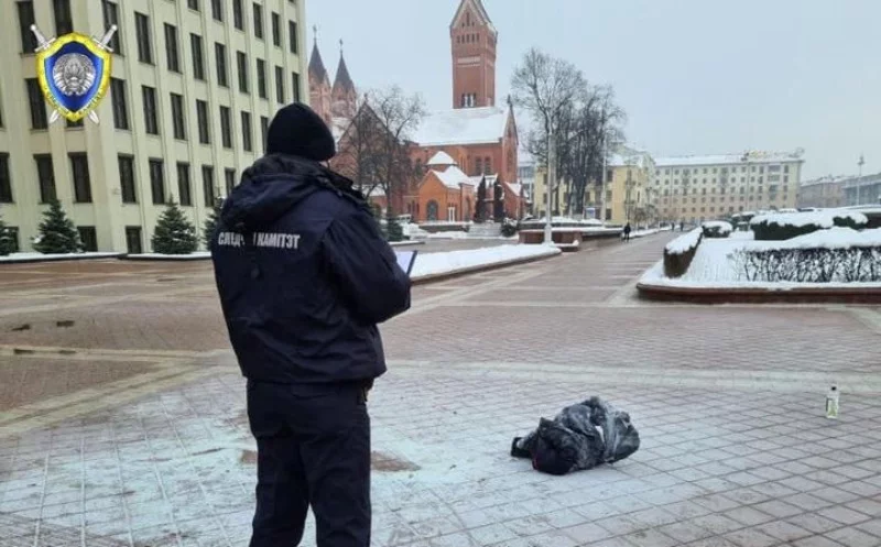 Białoruś. Służby na miejscu samospalenia w Mińsku