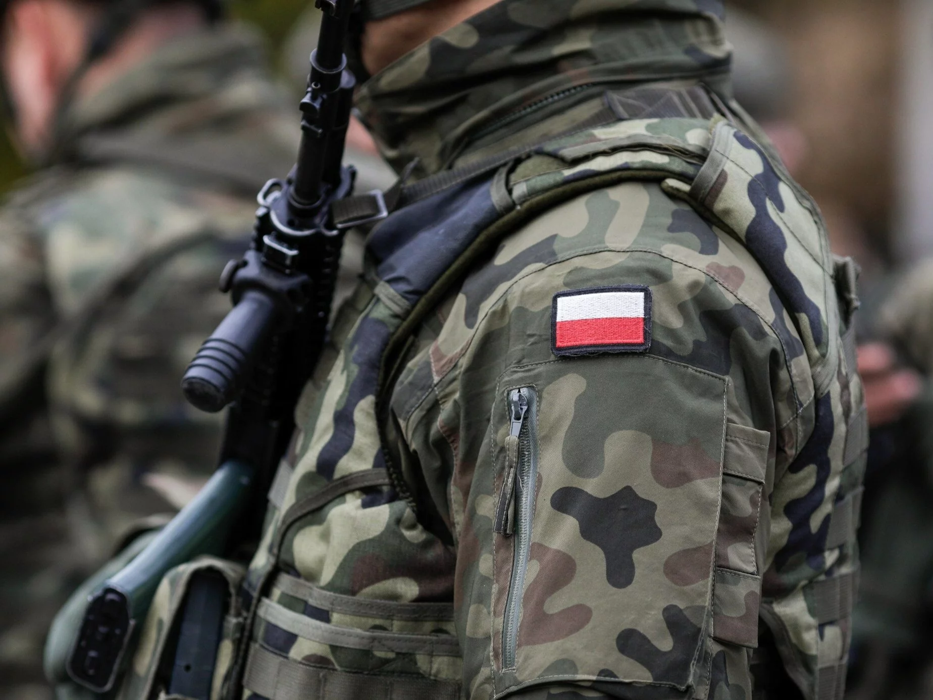 Miał zbierać podpisy na Trzaskowskiego. Porucznik usłyszał zarzuty