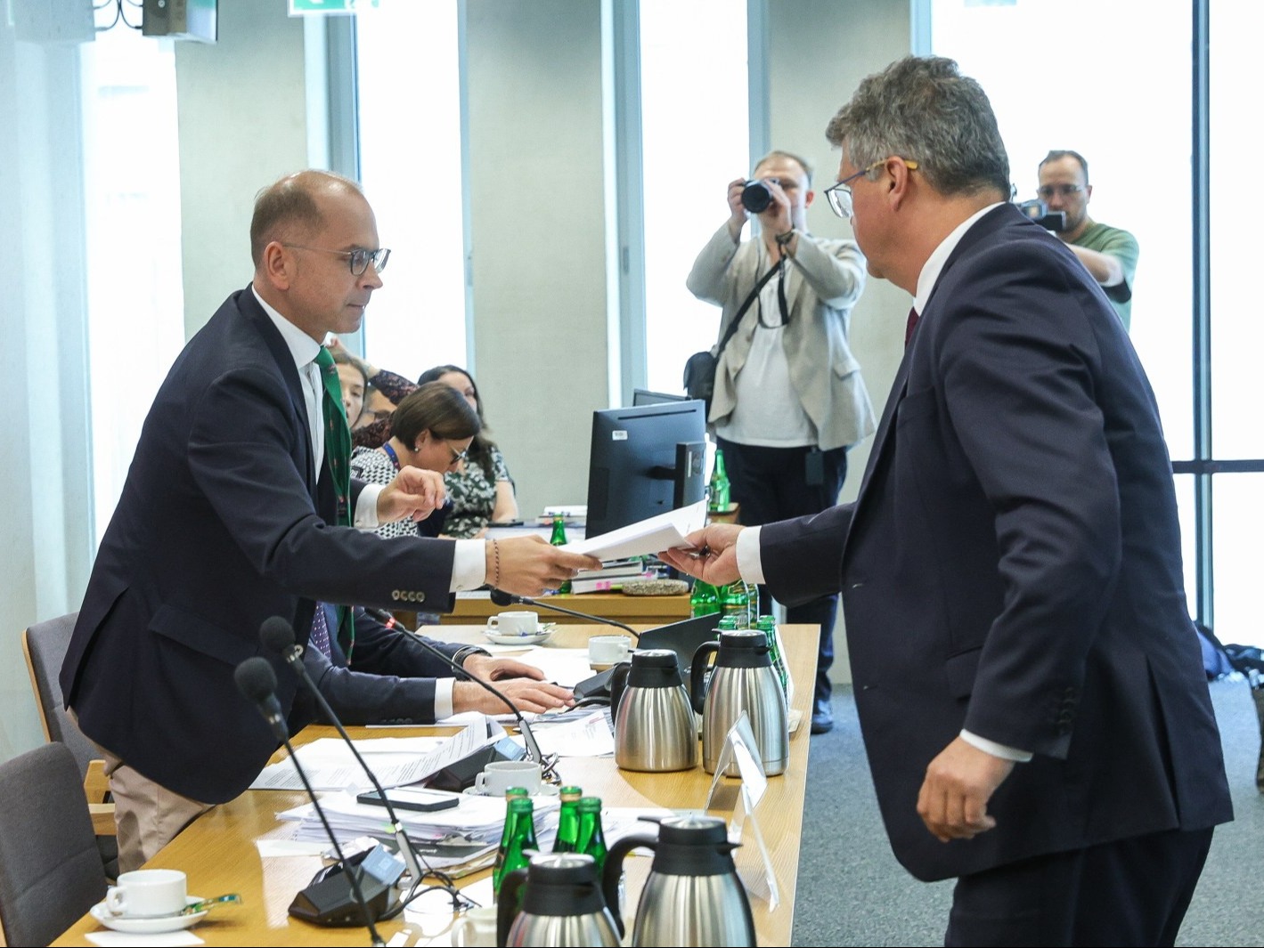 Burzliwe przesłuchanie Wąsika przed komisją śledczą. Poseł PiS wykluczony – Wprost Burzliwe przesłuchanie Wąsika przed komisją śledczą. Poseł PiS wykluczony – Wprost