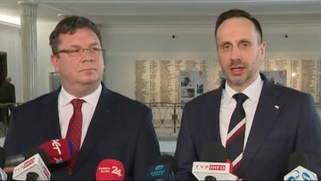 Michał Wójcik i Janusz Kowalski na konferencji prasowej