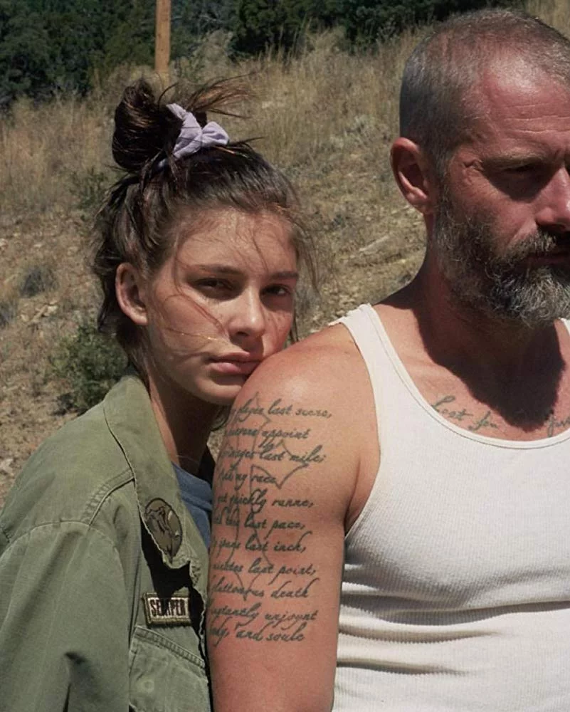 James Badge Dale i Camila Morrone w filmie „Mickey and the Bear” (2019)