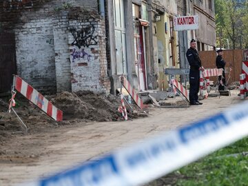Miejsce odnalezienia trzech ciał w pustostanie przy ulicy Grzybowskiej na warszawskiej Woli