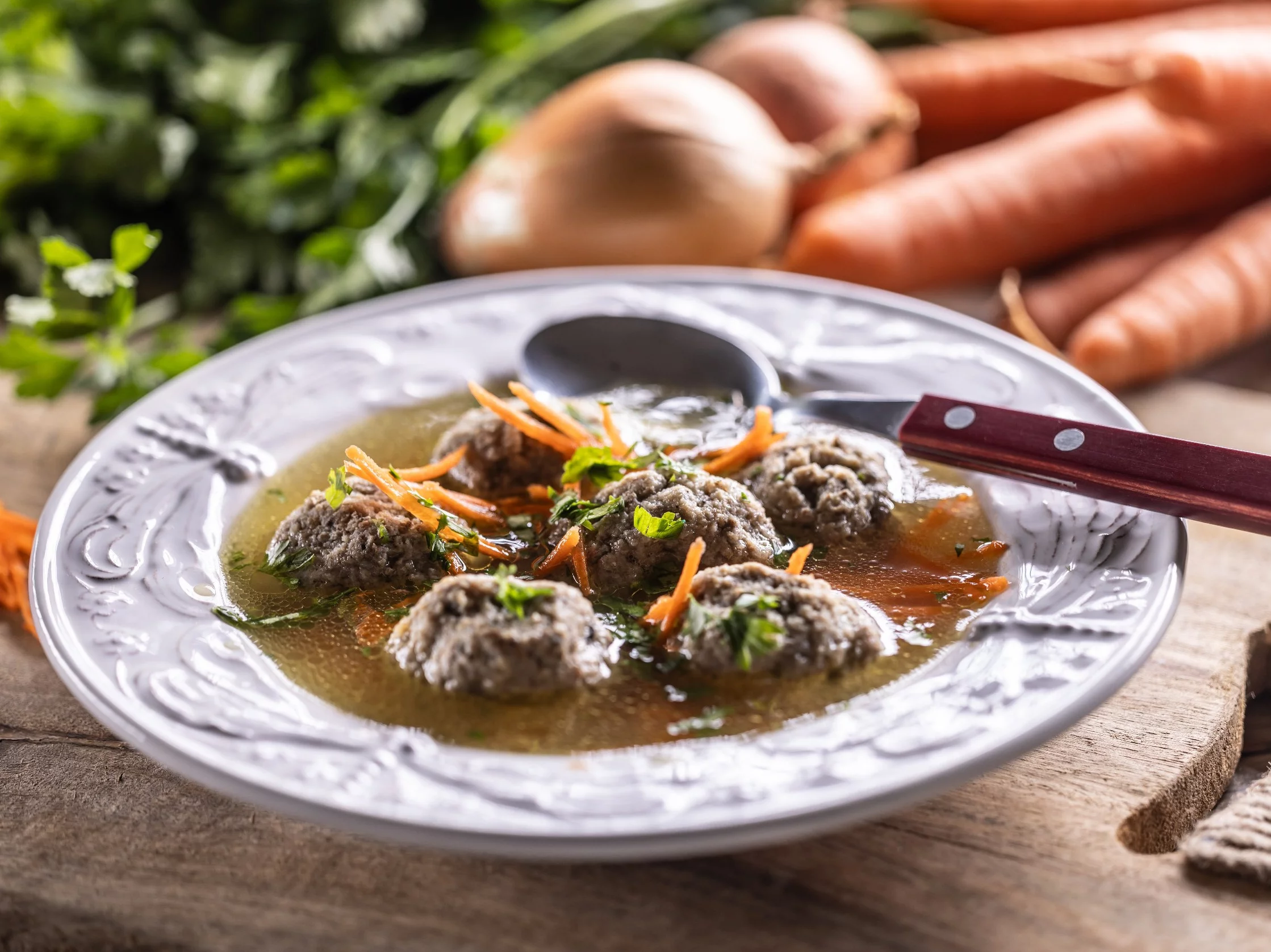 Rosół z pulpetami z wątróbki