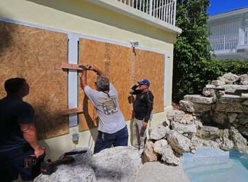 Mieszkańcy Florydy przygotowują się na przejście huraganu Irma