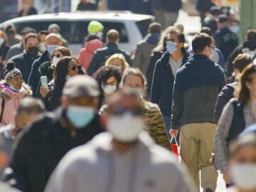 Mieszkańcy nowego Jorku podczas pandemii koronawirusa, zdjęcie ilustracyjne