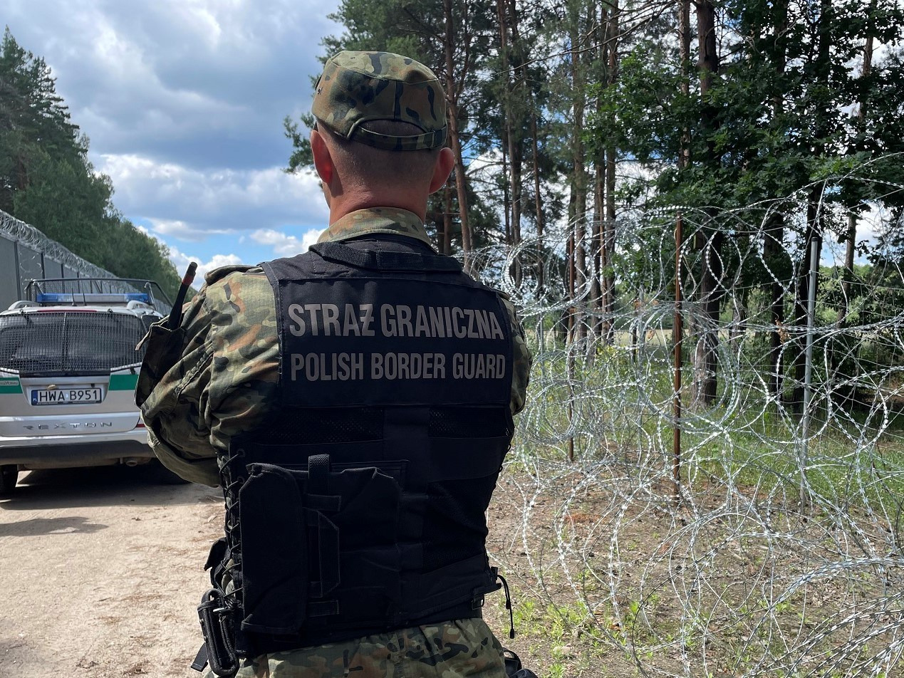 Migranci na granicy polsko-białoruskiej. Siemoniak podał nowe dane