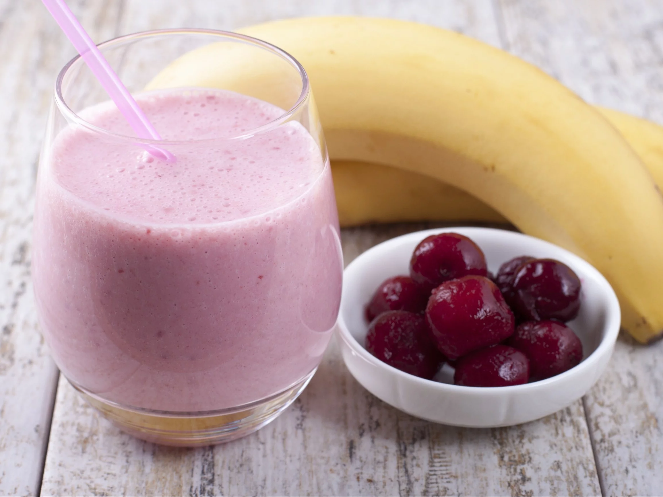 Koktajl z bananów i wiśni