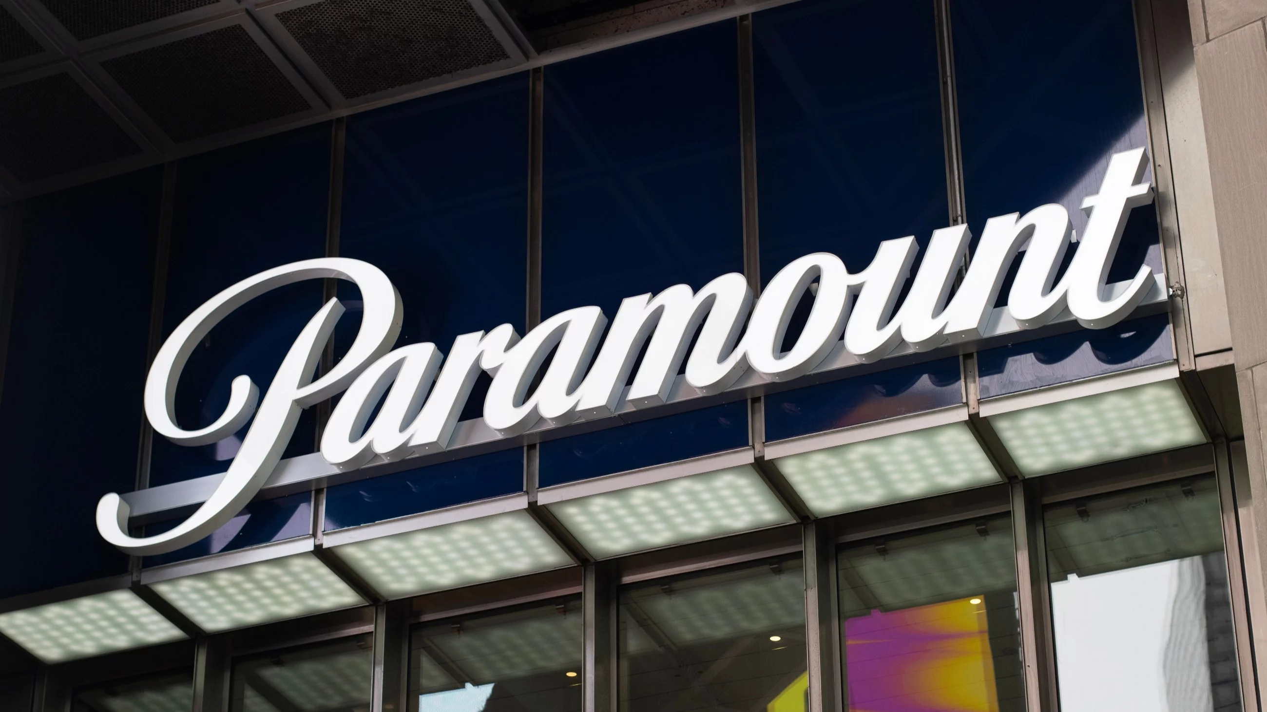 Milionowe straty przy przejęciu właściciela TVN. Paramount chce gwarancji finansowych