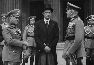 Minister Józef Beck podczas oficjalnej wizyty w Niemczech (1935 r.)