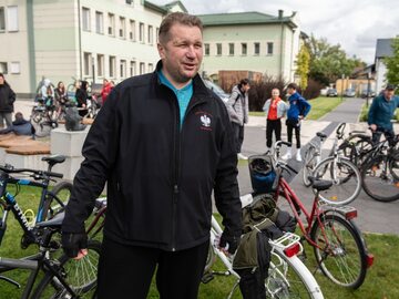 Minister Przemysław Czarnek na mecie pierwszego Rajdu Martyrologii Poległych Lubelszczyzny