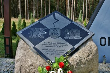 MIROSŁAWIEC – pomnik ofiar katastrofy samolotu CASA
