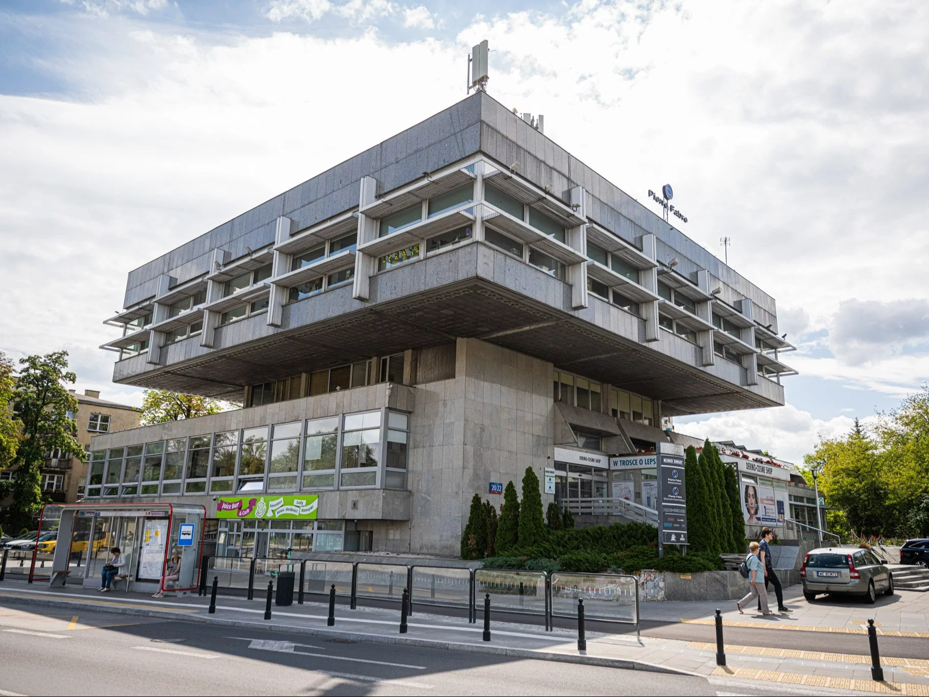 Jeden z ostatnich takich budynków Warszawy. To ocaliło go przed rozbiórką