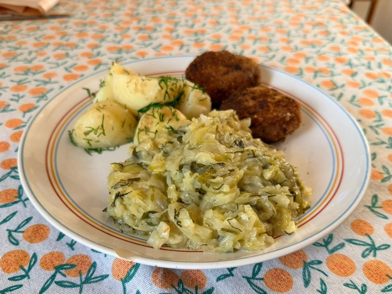 Młoda kapusta z koperkiem