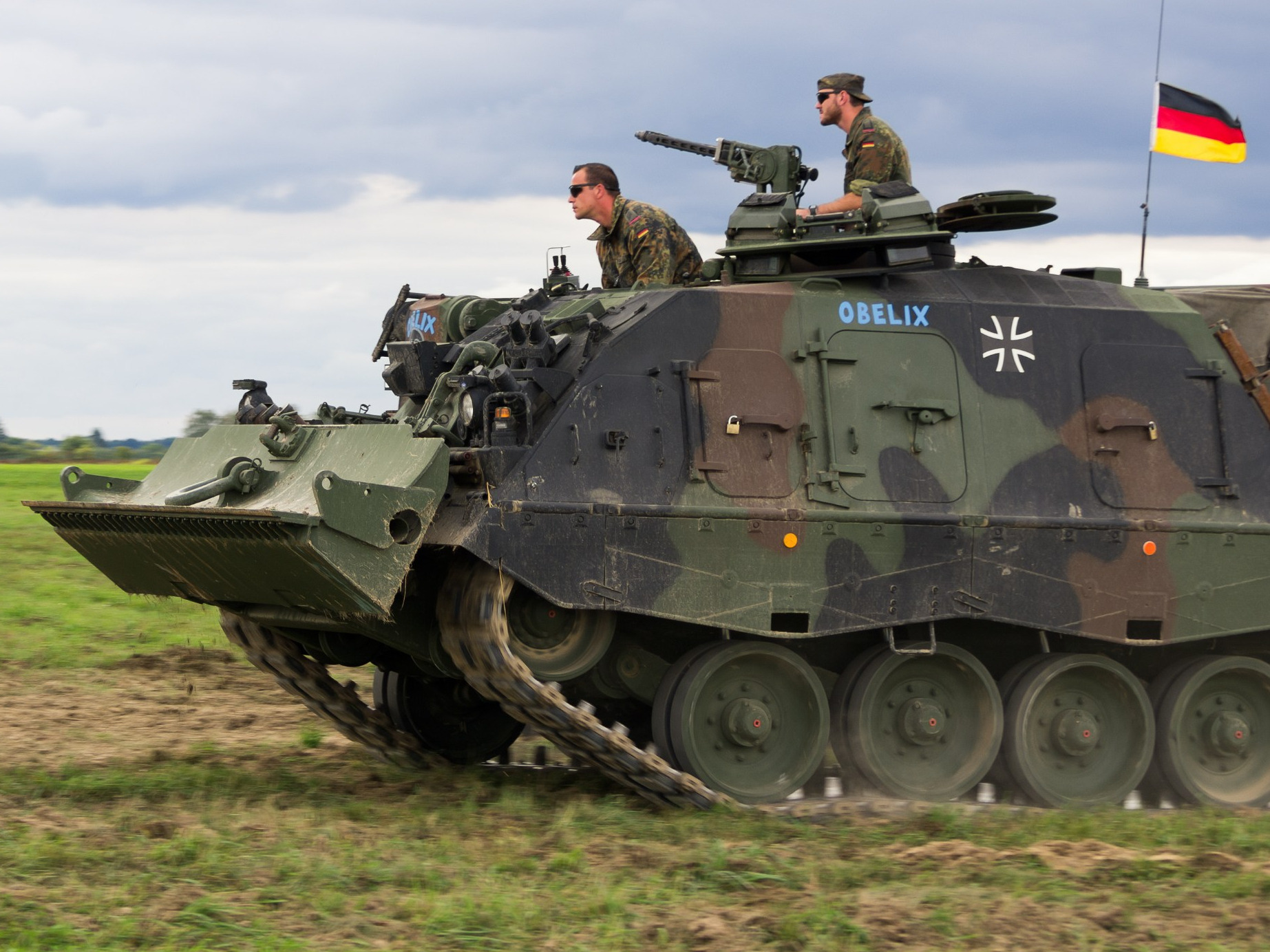 Młodzi Niemcy zostaną masowo wezwani do wojska. W tle reforma armii