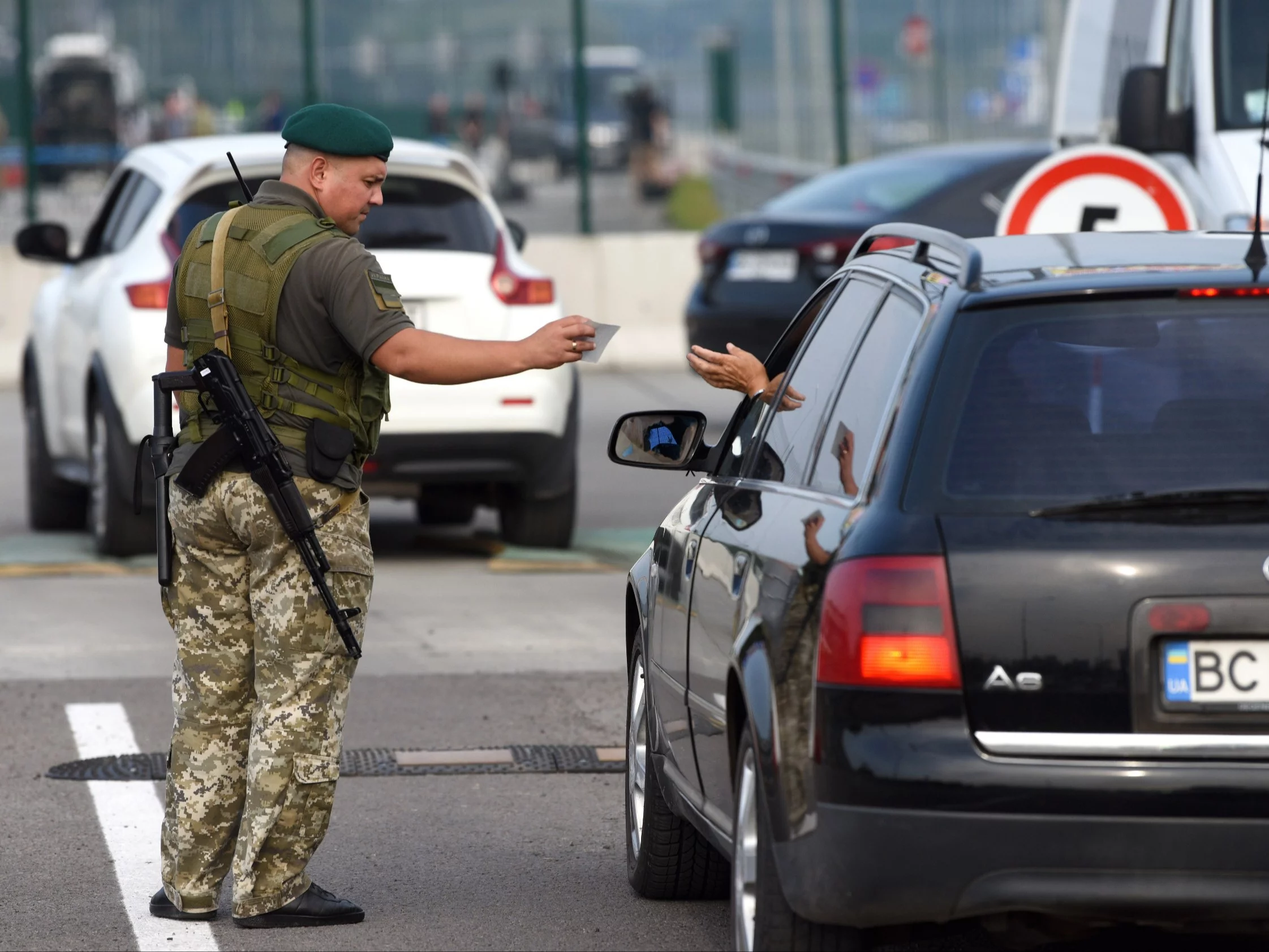 Straż Graniczna na przejściu polsko-ukraińskim, zdjęcie ilustracyjne