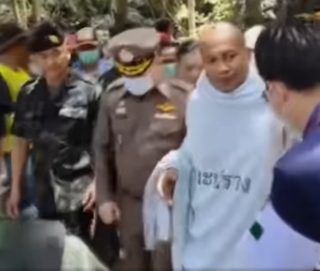 Mnich uratowany z jaskini w Tajlandii