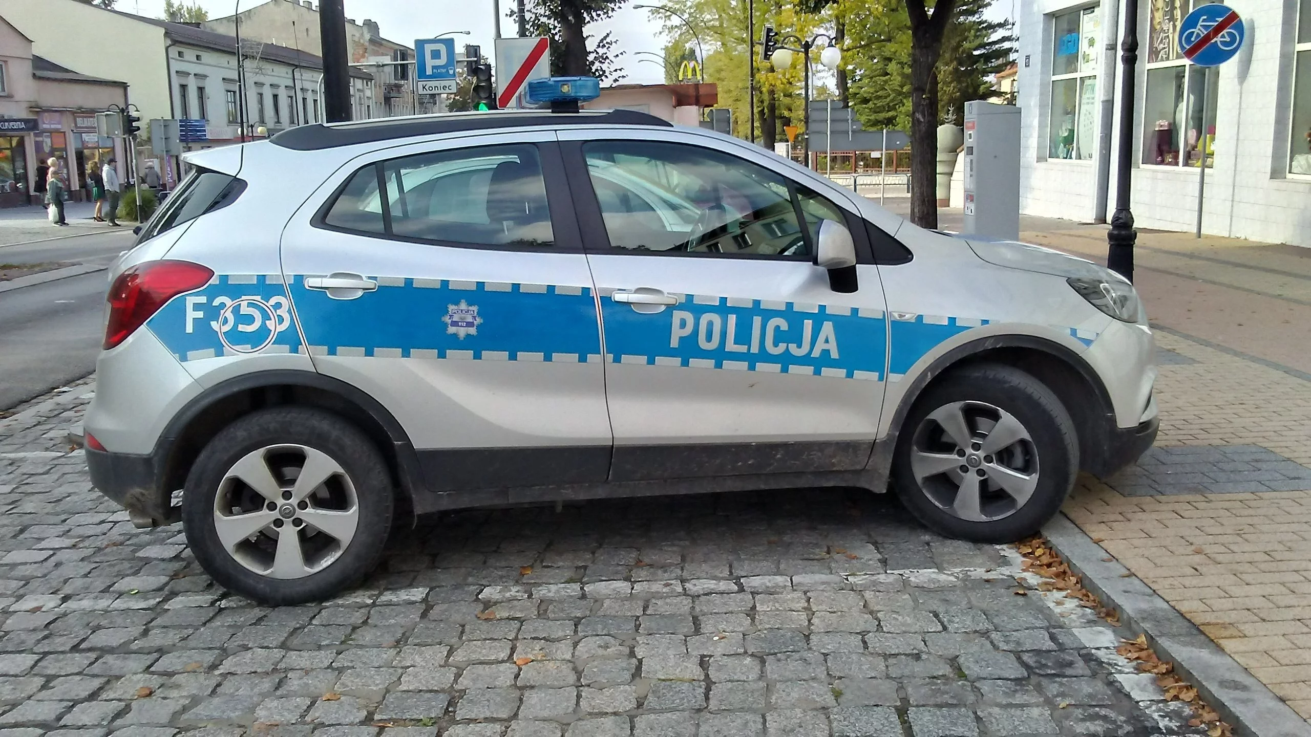 Radiowóz policyjny, policja, drogówka