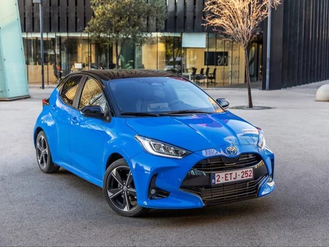 Toyota Yaris Hybrid 130 KM