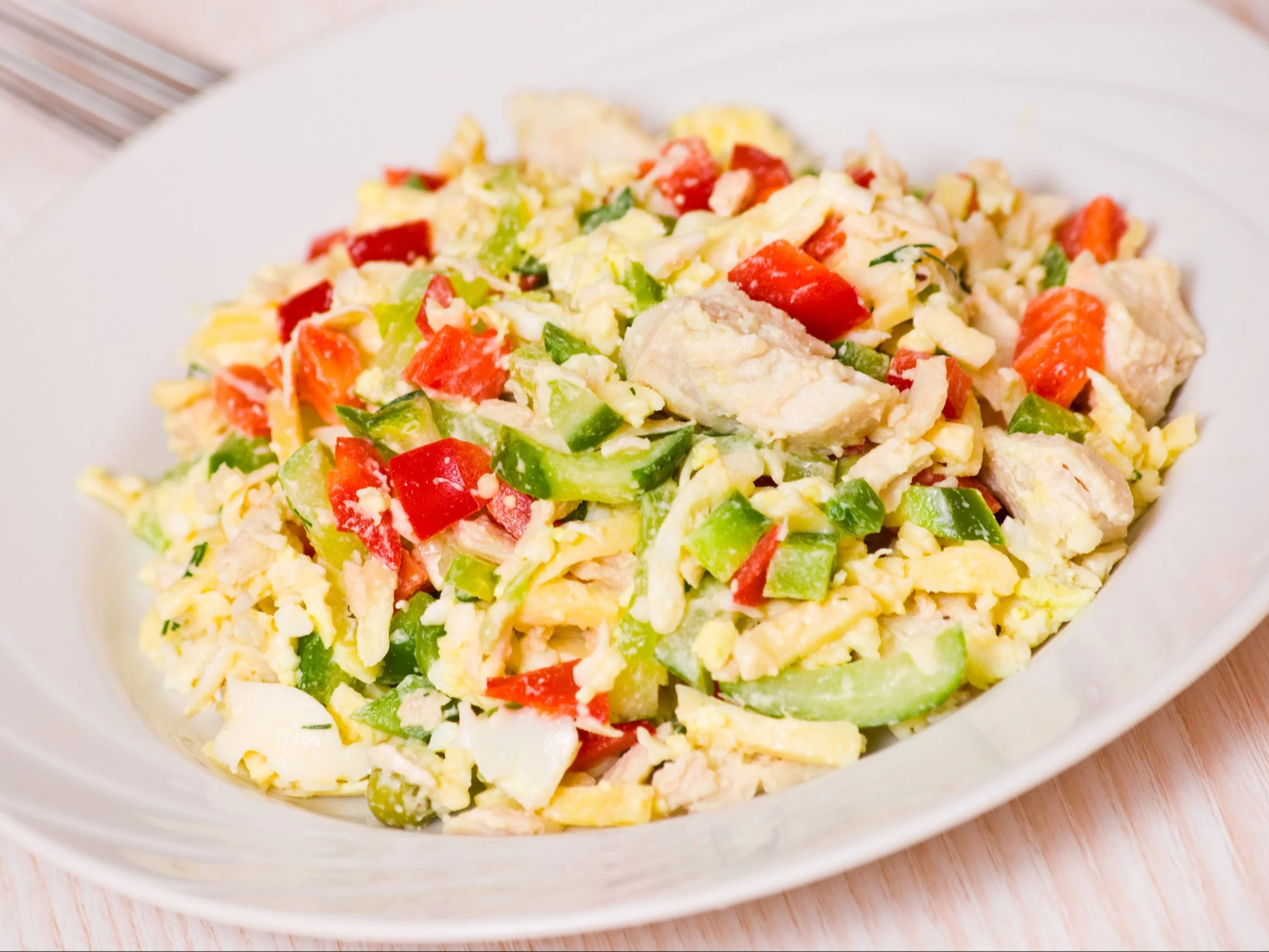 Sałatka z kurczakiem i warzywami