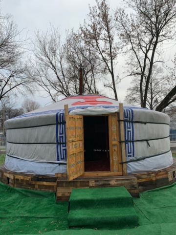 Mongolski namiot rozłożony w Krakowie