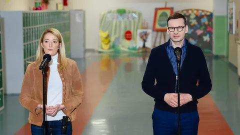 Roberta Metsola i Mateusz Morawiecki